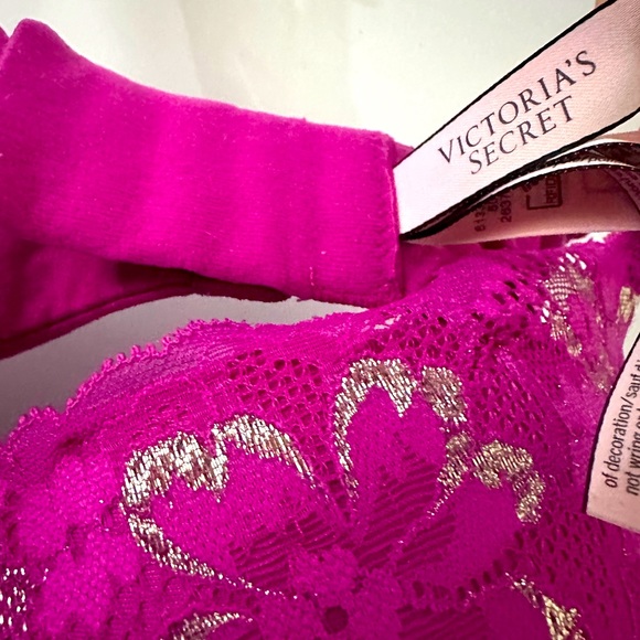 36D full coverage lightly lined body by Vs bra - Picture 4 of 6